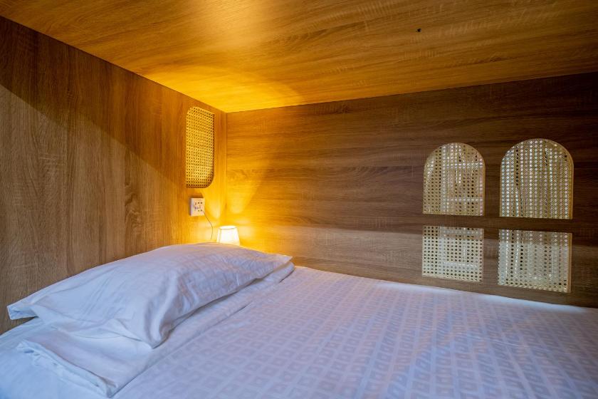 Giường Tầng Trong Phòng Ngủ Tập Thể Cho Nam Và Nữ