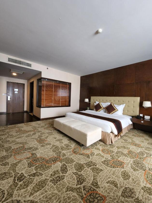 Suite Deluxe Có Giường Cỡ King