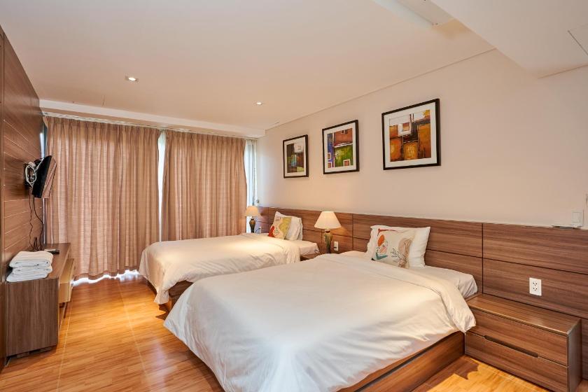 Biệt Thự Nhìn Ra Vườn Biệt Thự Nhìn Ra Vườn