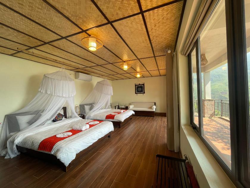 Phòng 4 Người Có Ban Công