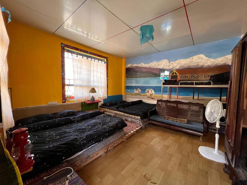 Giường Đơn trong Phòng Ngủ Tập Thể 4 Người Giường Đơn trong Phòng Ngủ Tập Thể 4 Người