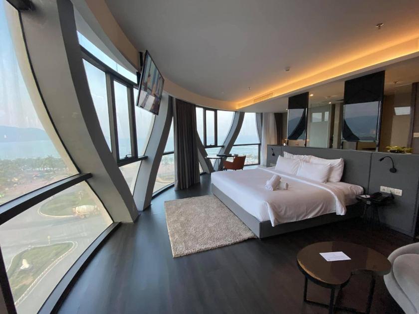 Executive Suite with Ocean Front Executive Suite with Ocean Front