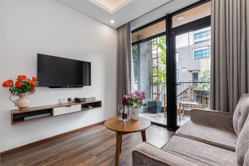 Căn Hộ Premier 2 Phòng Ngủ Có Ban Công Nhìn Ra Thành Phố