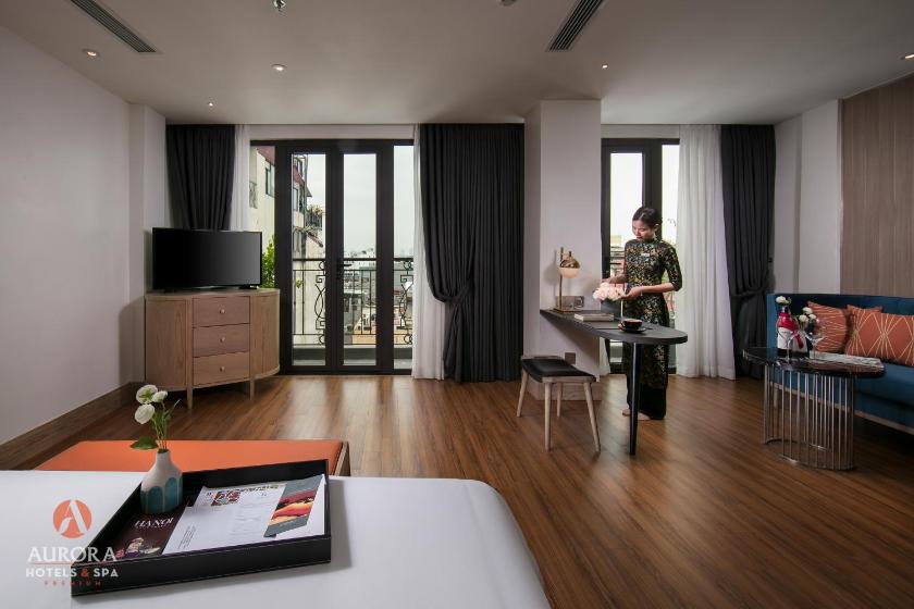 Suite Balcony with City View 