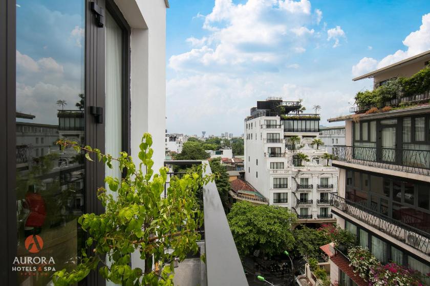Suite Balcony with City View 