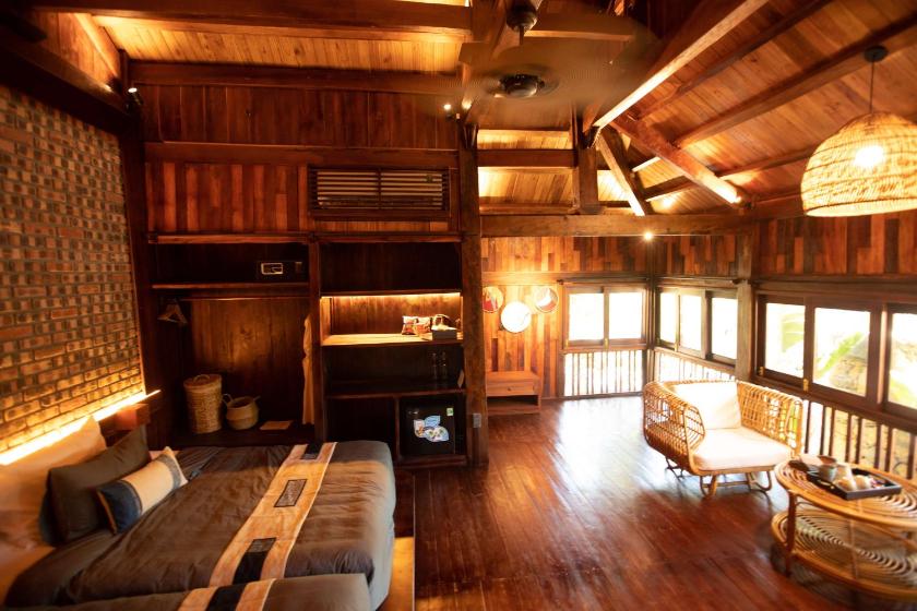 Biệt Thự Nhìn Ra Vườn