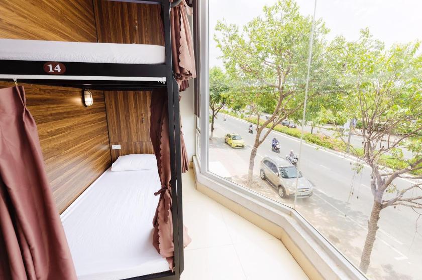 Giường Tầng Trong Phòng Ngủ Tập Thể Cho Nam Và Nữ