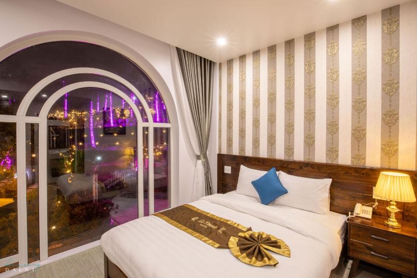 Phòng Giường Đôi Có Ban Công Phòng Giường Đôi Có Ban Công