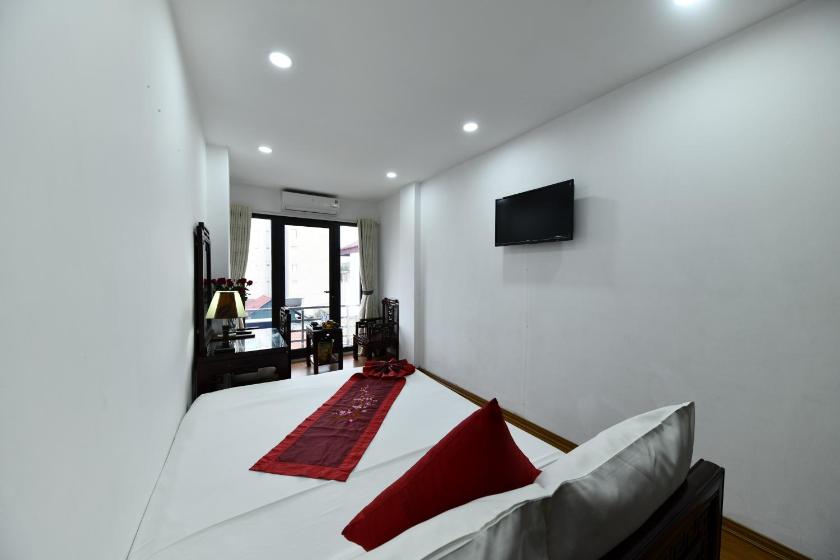 Phòng Deluxe Giường Đôi Có Ban Công