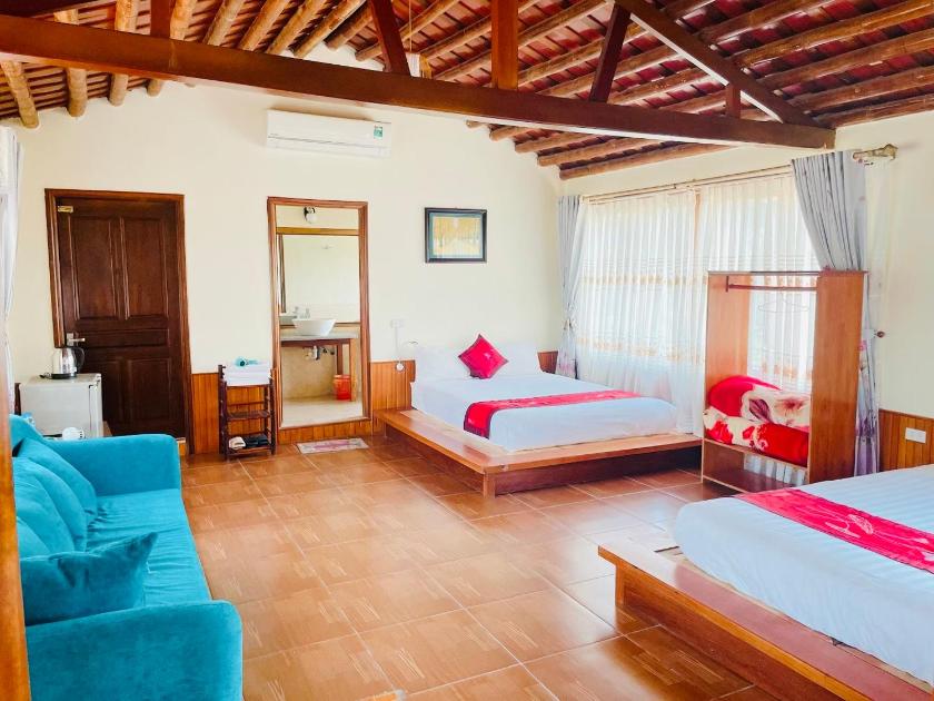 Phòng Gia Đình Có Ban Công