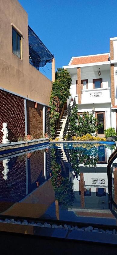 Phòng Có Giường Cỡ Queen Nhìn Ra Hồ Bơi Phòng Có Giường Cỡ Queen Nhìn Ra Hồ Bơi