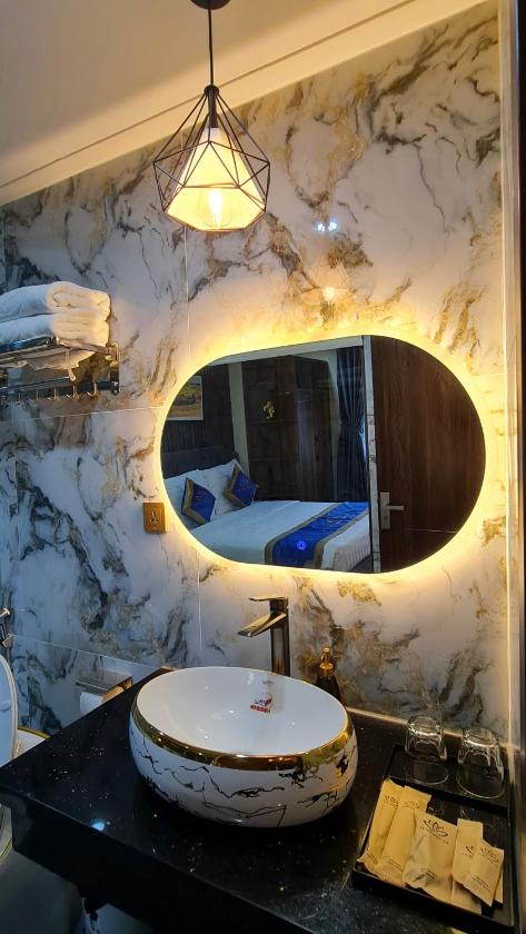 Phòng Có Giường Cỡ King Nhìn Ra Hồ Nước