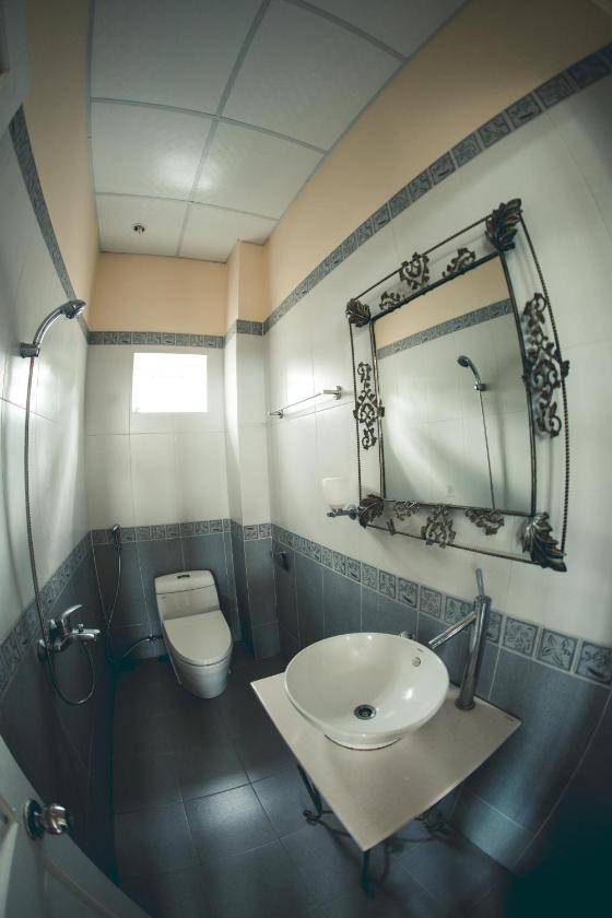 Phòng 3 Người Nhìn Ra Vườn