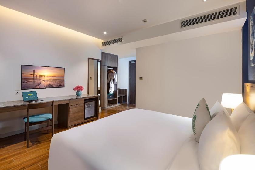 Căn Hộ Nhìn Ra Biển Có Bể Jacuzzi Căn Hộ Nhìn Ra Biển Có Bể Jacuzzi