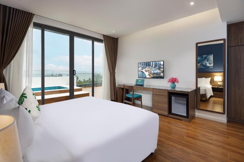 Căn Hộ Nhìn Ra Biển Có Bể Jacuzzi Căn Hộ Nhìn Ra Biển Có Bể Jacuzzi