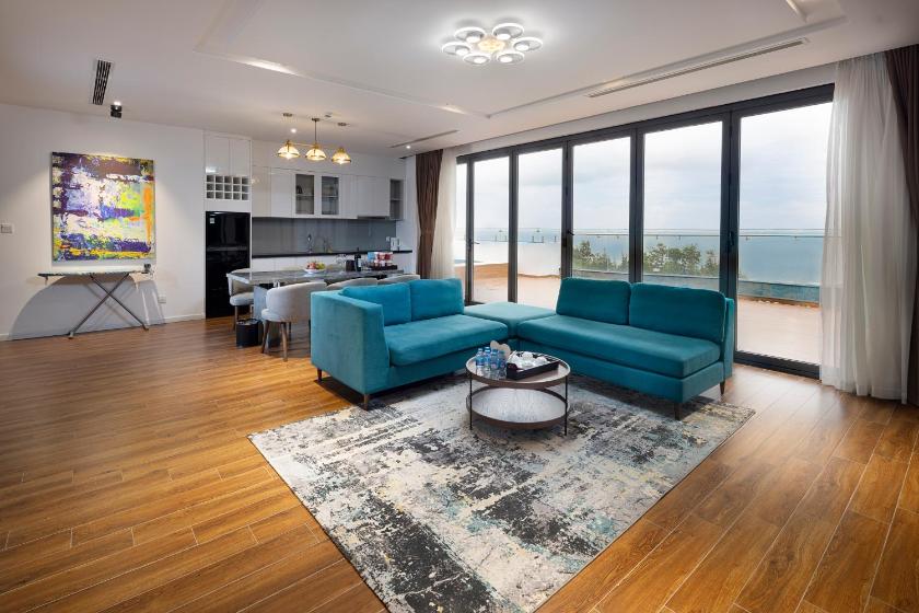 Căn Hộ Nhìn Ra Biển Có Bể Jacuzzi Căn Hộ Nhìn Ra Biển Có Bể Jacuzzi