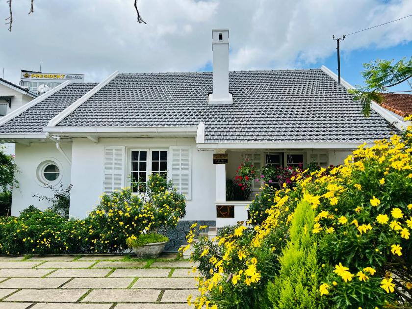 Căn Hộ Nhìn Ra Vườn