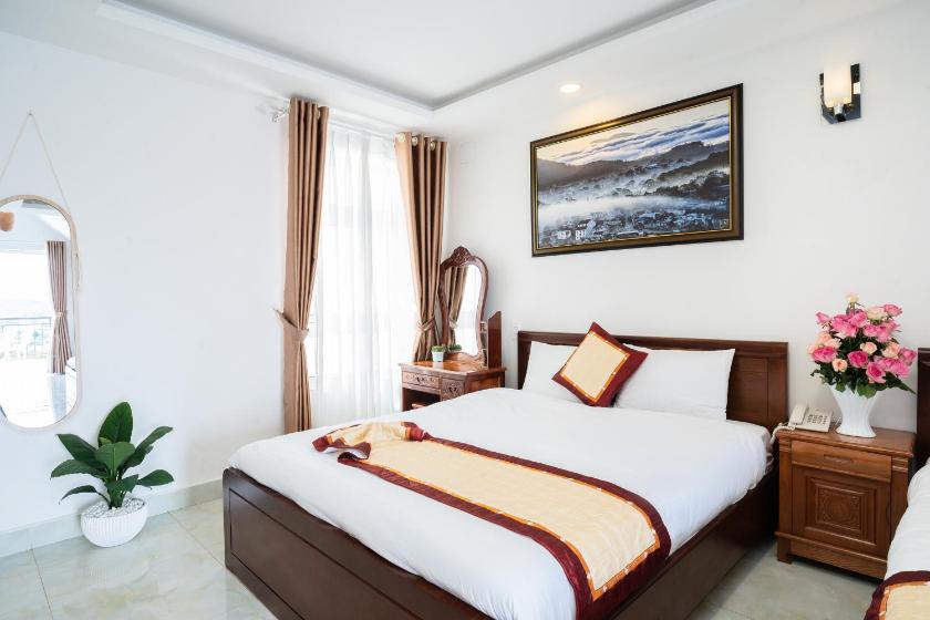 Suite Gia Đình Có Ban Công Suite Gia Đình Có Ban Công