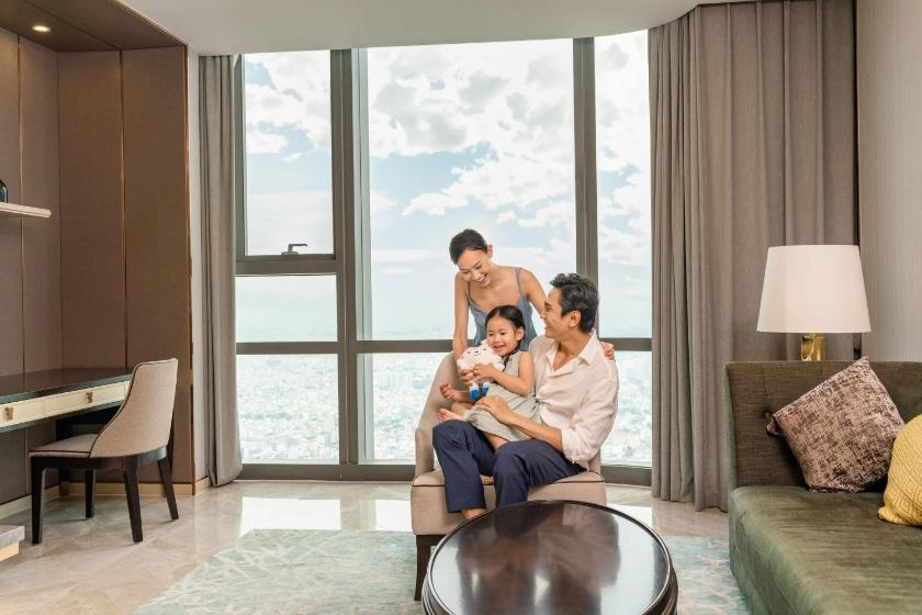 Suite Landmark Giường Cỡ King Với Tầm Nhìn Toàn Cảnh - Quyền Sử Dụng Club Lounge