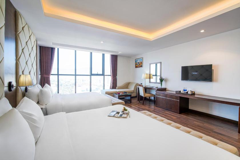 Grand Family with Bathtub