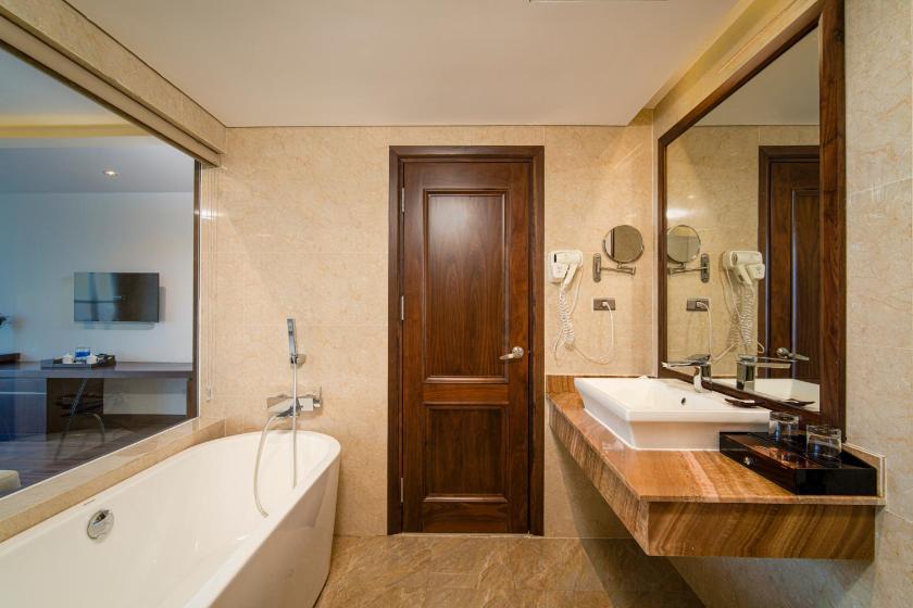 Grand Family with Bathtub