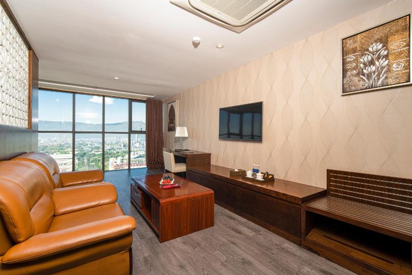 King Suite with Bathtub and In-room sauna