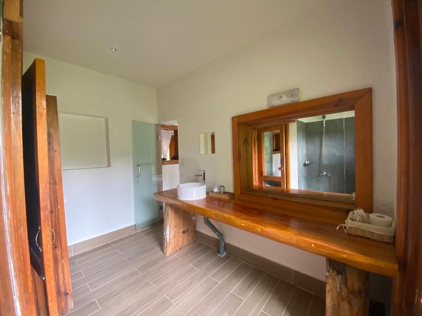 Biệt Thự Nhìn Ra Vườn