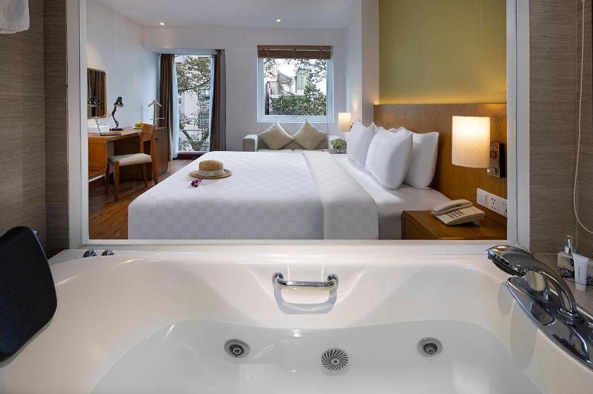 Phòng Club Nhìn Ra Thành Phố Với Trà Chiều & Mini Bar Miễn Phí