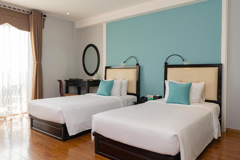 Phòng Junior 2 Giường Đơn Có Ban Công Nhìn Ra Thành Phố Phòng Junior 2 Giường Đơn Có Ban Công Nhìn Ra Thành Phố