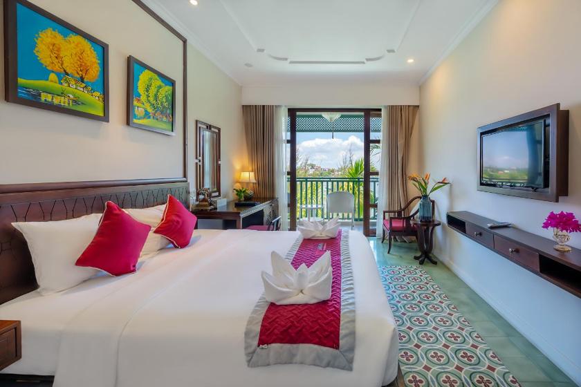 Lantana Deluxe Room with River View