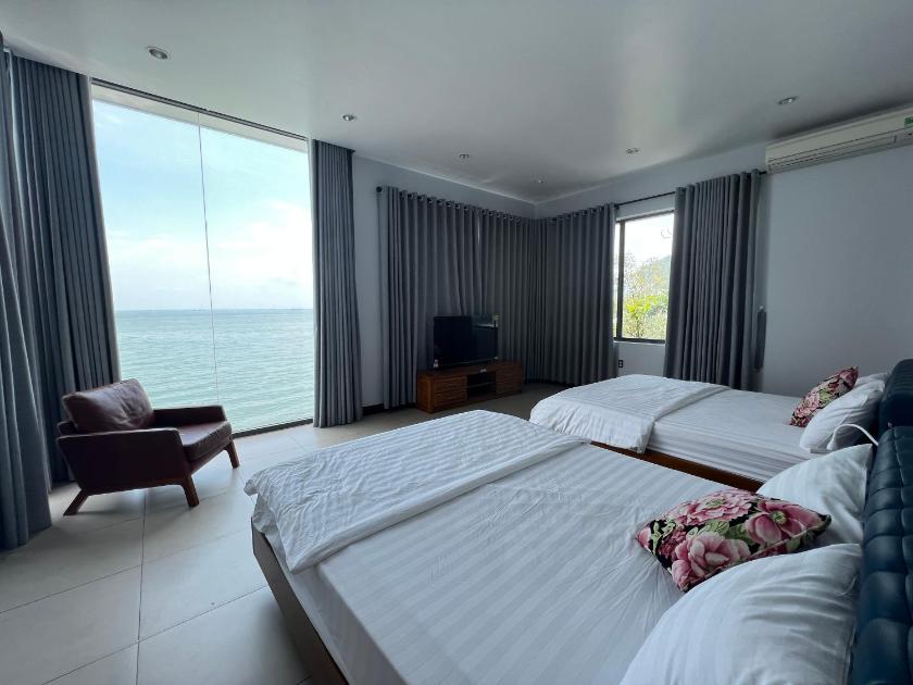 Biệt Thự Nhìn Ra Vườn