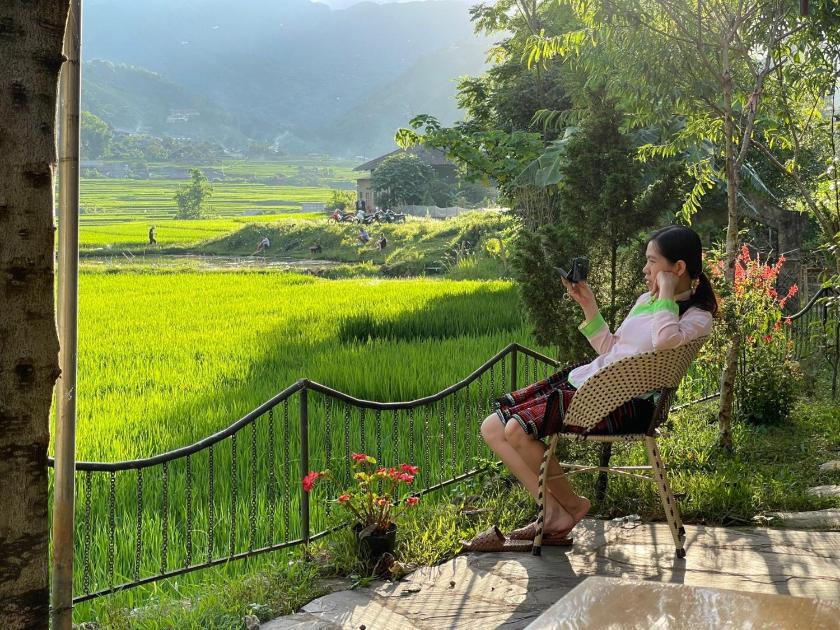 Bungalow với Sân hiên