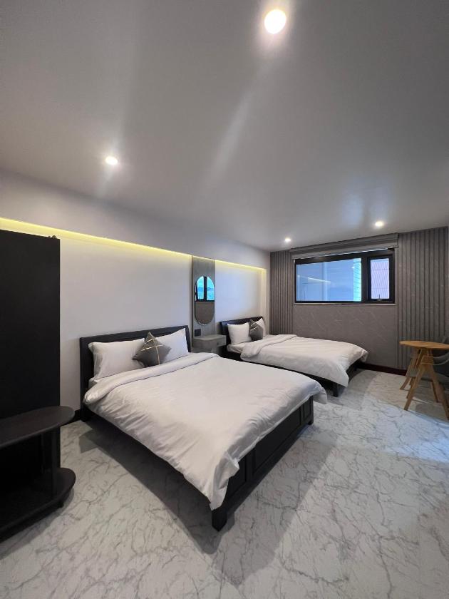 Phòng Deluxe 4 Người Phòng Deluxe 4 Người