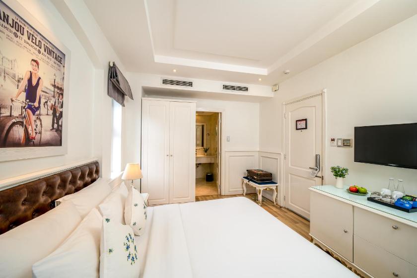 Phòng Deluxe Giường Đôi Có Cửa Sổ - Quyền Sử Dụng Hồ Bơi Trên Sân Thượng Và Phòng Xông Hơi Khô 