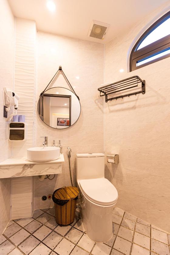 Phòng có giường cỡ King nhìn ra cảnh núi non Phòng có giường cỡ King nhìn ra cảnh núi non