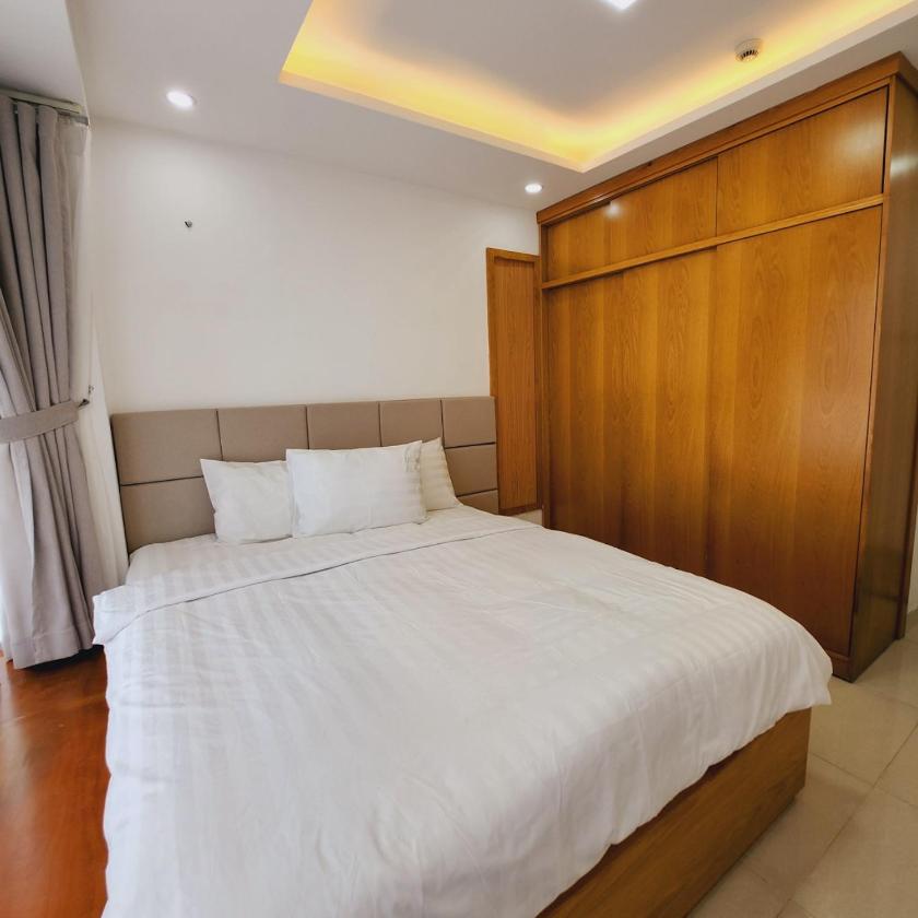 Căn Hộ Nhìn Ra Hồ Bơi  Căn Hộ Nhìn Ra Hồ Bơi