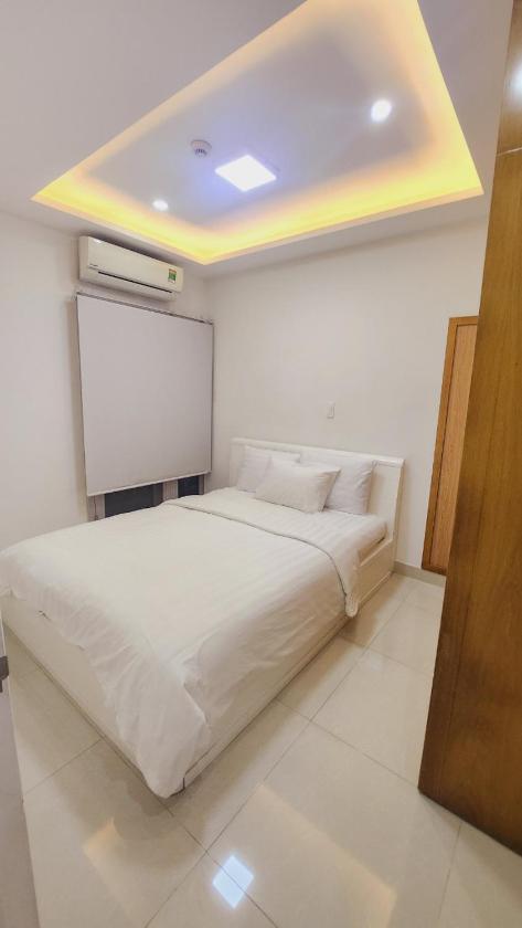 Căn Hộ Nhìn Ra Hồ Bơi  Căn Hộ Nhìn Ra Hồ Bơi