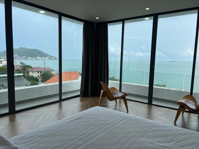 Biệt Thự Nhìn Ra Vườn