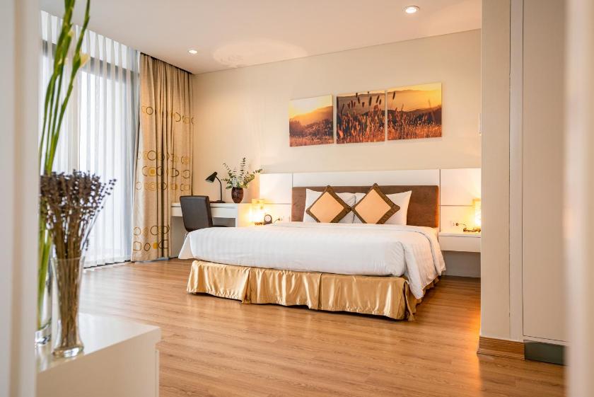 Suite Có Giường Cỡ King Và Bồn Tắm Spa