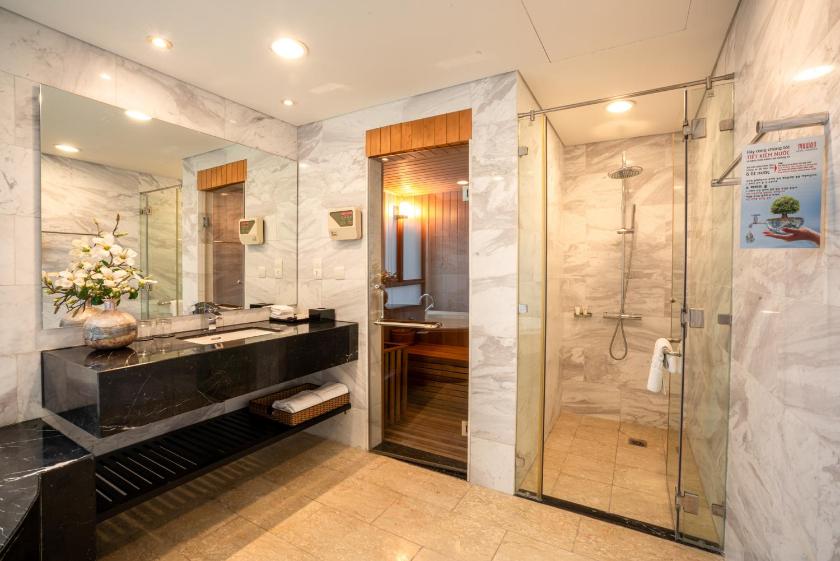 Suite Có Giường Cỡ King Và Bồn Tắm Spa