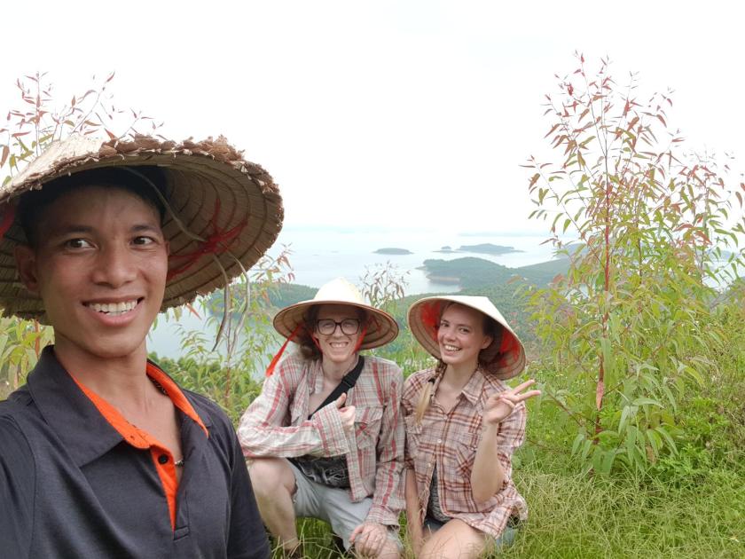 Giường Đơn Trong Phòng Nghỉ Tập Thể Cho Cả Nam Và Nữ