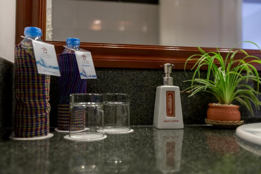 Phòng Deluxe 2 Giường Đơn Nhìn Ra Sông