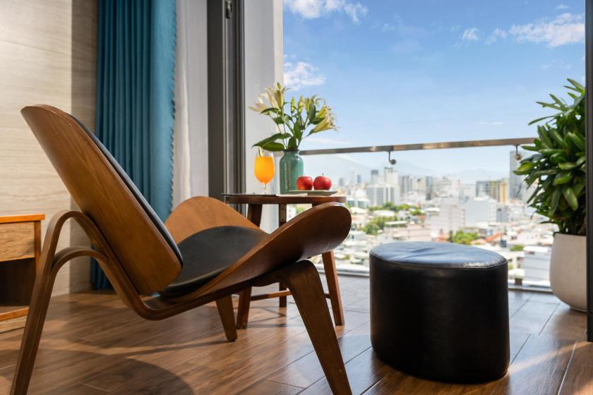 Studio Có Ban Công