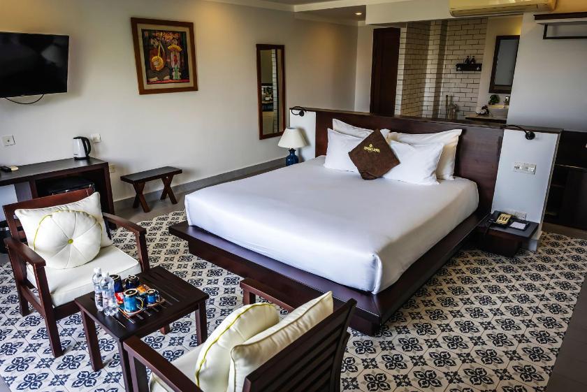 Suite Junior Honeymoon với Ban công và Tầm nhìn ra Sông