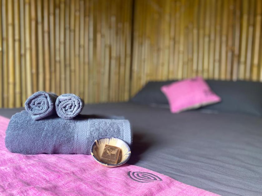 Phòng Giường Đôi Nhìn Ra Vườn