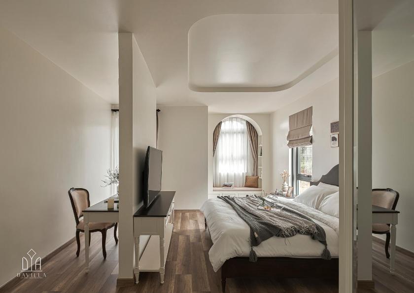 Suite có giường cỡ King với ban công