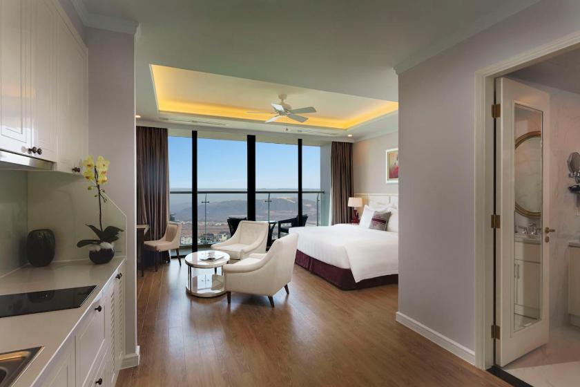 Studio Có Giường Cỡ King Nhìn Ra Thành Phố Studio Có Giường Cỡ King Nhìn Ra Thành Phố