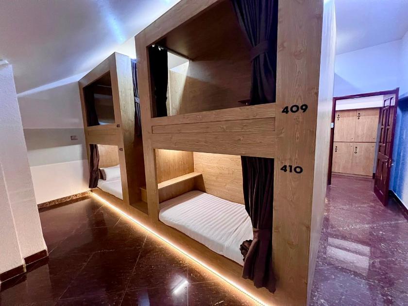 Giường Đơn Trong Phòng Ngủ Tập Thể Nữ Giường Đơn Trong Phòng Ngủ Tập Thể Nữ