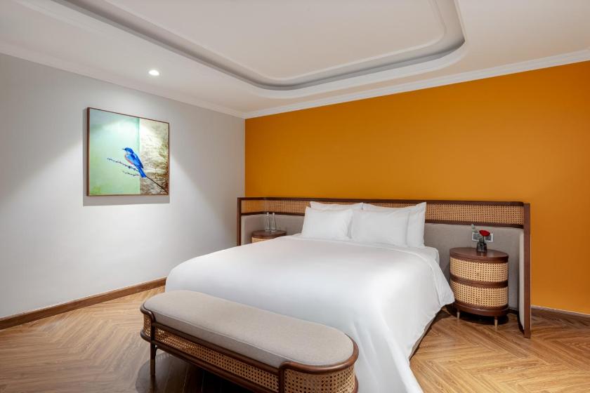 Phòng Deluxe - Cửa Sổ Bên Trong