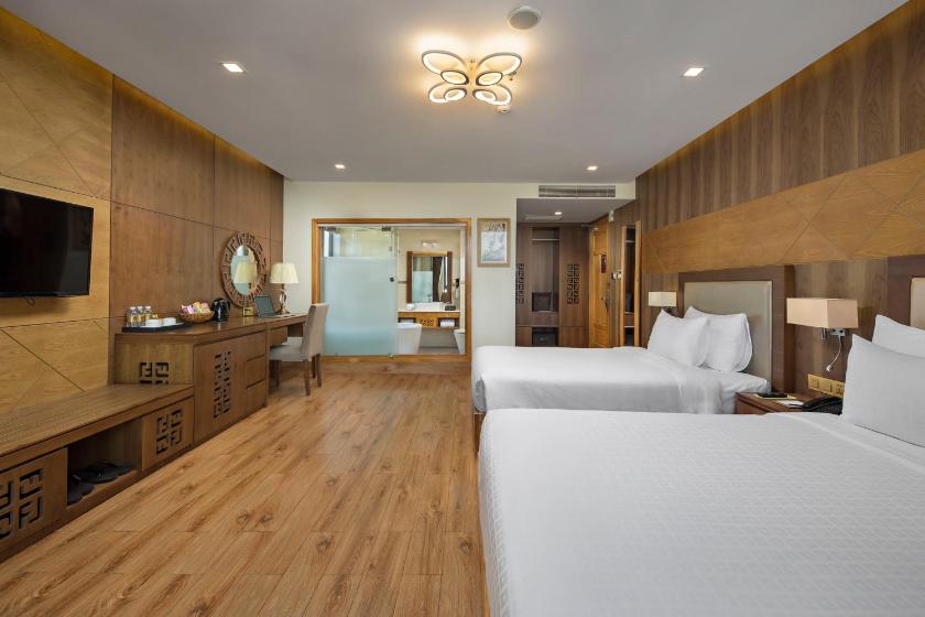 Deluxe Partial Sea View Triple Room with Bathtub - Complimentary Welcome Fruit